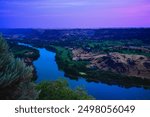 Sunrise over the Snake River in Twin Falls, Idaho, USA: The Beautiful Horizon and Vibrant Sky along the Magic Valley and  Canyon Rim Trail