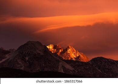 The Sunrise Of Pink Snow Mountain