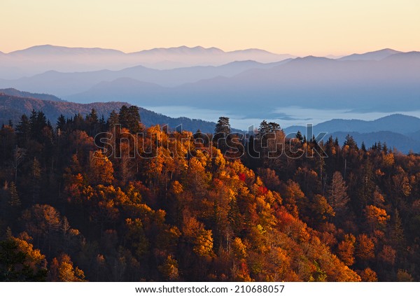 Sunrise at Smoky Mountains. Great Smoky Mountains\
National Park, USA