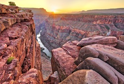 Răsărit De Soare La Toroweap în Parcul Naţional Grand Canyon.