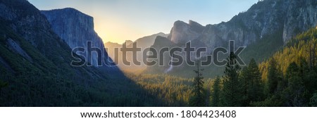 sunrise at the tunnel view in yosemite nationalpark, california in the usa