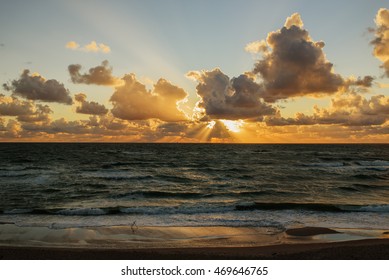 Sunset.   baltic sea. Gold sea sunset. Picture Sea sunset. Sea sunset background. Amazing sea sunset Sunset sea picture. Sunset sea waves. Summer sunset.