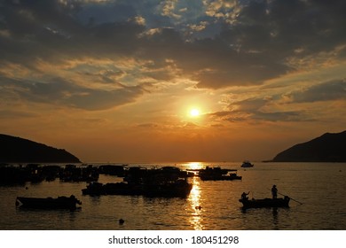 Sunset before arrival of Super Typhoon Usagi Taken in Ma Wan, one of the few remaining fishing villages in Hong Kong
