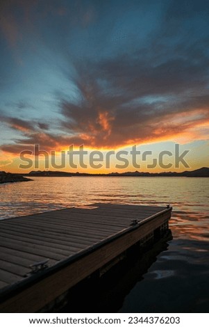 Sunset boat cruise on Lake Pleasant in Arizona 