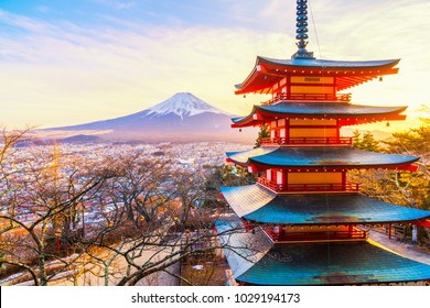 Sunset at Chureito Pagoda and Mt. Fuji in winter Fujiyoshida, Japan