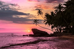 Coucher De Soleil Sur La Plage De Dalawella Au Sri Lanka