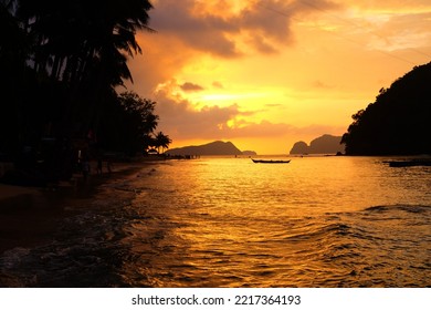 A Sunset In El Nido. 