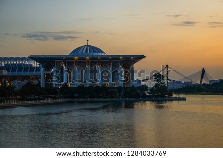 Sunset lake view of Sultan Mizan Zainal Abidin Mosque,Putrajaya