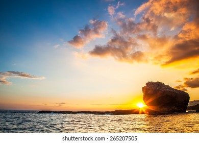 Sunset.  Lanai, Hawaii. Sweetheart Rock.  Puu Pehe. 