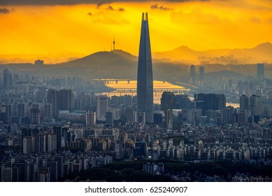 Sunset At Lotte World Tower In Seoul,south Korea.