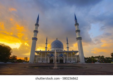 141 Masjid negeri shah alam Images, Stock Photos & Vectors | Shutterstock