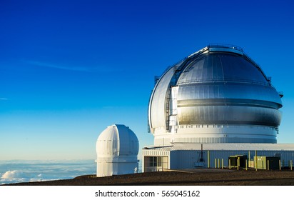 Sunset At The Observatory On Mount Mauna Kea In Hawaii