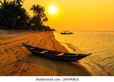 Sunset on the beach of Bang Por on Koh Samui in Thailand - Powered by Shutterstock