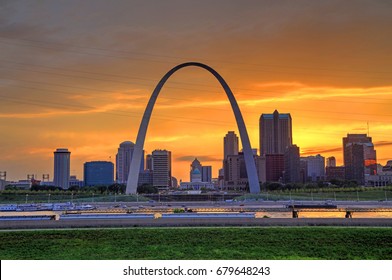 Sunset Over The Gateway Arch And St. Louis, Missouri.