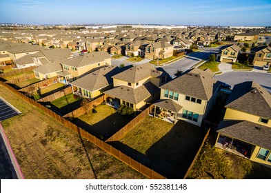 Sunset Suburban Homes North Of Austin Near Round Rock , Texas As Texas Expands More And More Homes Are Built In Modern Neighborhood Communities 