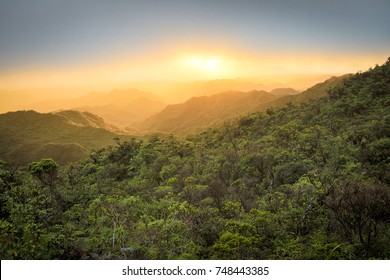 Sunset at the summit of the Koolau mountains on Oahu, Hawaii