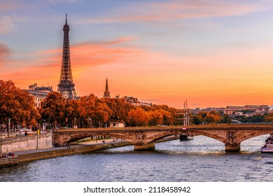 Sunset view of Eiffel tower and Seine river in Paris, France. Autumn Paris