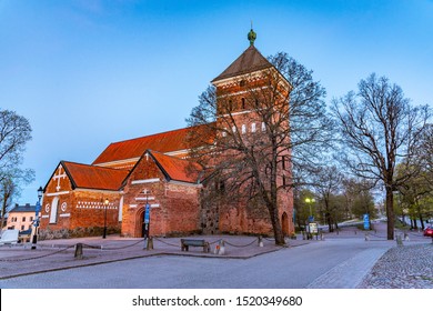 Image may contain: one or more people, people playing sports, grass, text 110110 Konsert i juletid, Helga Trefaldighets kyrka i Uppsala. Image may contain: Skogens Media AB - Community | Facebook