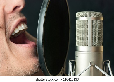 17,580 Recording studio mic background Images, Stock Photos & Vectors ...