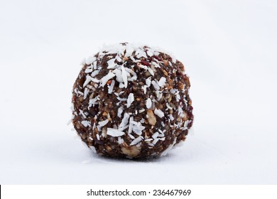 Super Fruit Healthy Nut And Dried Fruit Snack Ball With Coconut