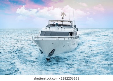 Super Luxury Yacht Cruising in Dubai