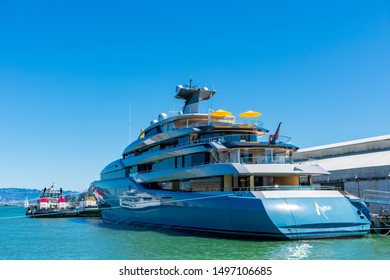 who owns superyacht aviva