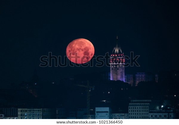 Super red\
big month, full moon istanbul Turkey\
2018