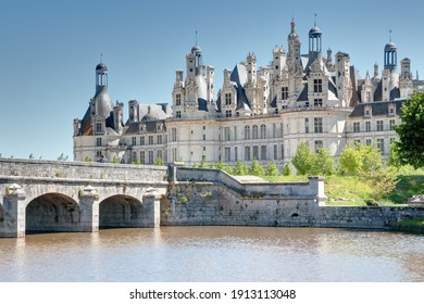 The Superb Château De Chambord In France 