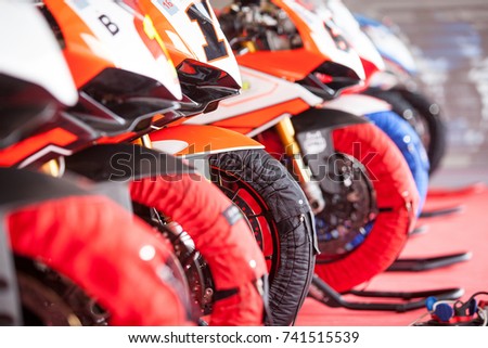 Superbike training for competition - warm up the wheels