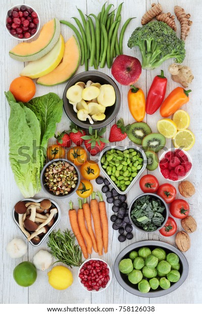 抗酸化物質 アントシアニン 繊維 ビタミン ミネラルが多い果物 野菜 木の実 ハーブ 香辛料を含む健康食用のスーパーフード栄養コンセプト の写真素材 今すぐ編集