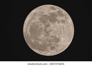 The "supermoon" moon that looks round at night