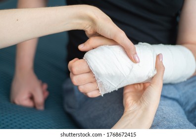 Arm Injury Images Stock Photos Vectors Shutterstock