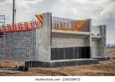 Support Scaffolding System At Bridge Construction
