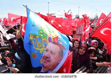 Supporters Wait For The Arrival Of Turkey's President Recep Tayyip Erdogan For A Referendum Rally In Istanbul,8 April 2017 Turkey ,Istanbul.