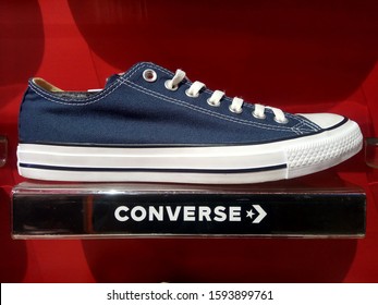 red converse shoes