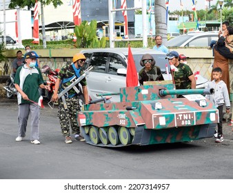 Surabaya, Indonesia August 17, 2022, Indonesia's Independence Day Parade Was Followed By Many People, Not Focused.