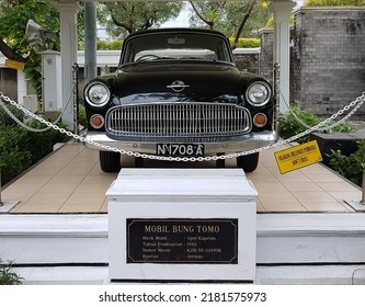 Surabaya, Indonesia, Desember, 2019 : Classic Cars Have Always Received Special Attention By Automotive Enthusiasts, All Over The World