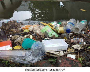surabaya indonesia sampah plastic waste 260nw 1633887799