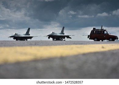 Imágenes Fotos De Stock Y Vectores Sobre Golden Eagle