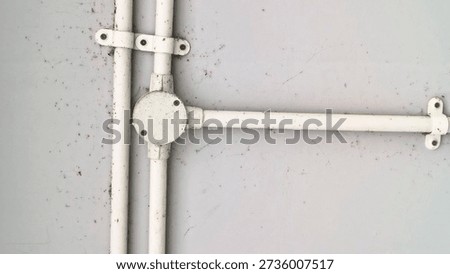 Surface Mounted Electrical Junction Box and PVC Conduit Pipes on Ceiling, White Circular Connection Box for Indoor Electrical Wiring System with Mounting Brackets and Screws