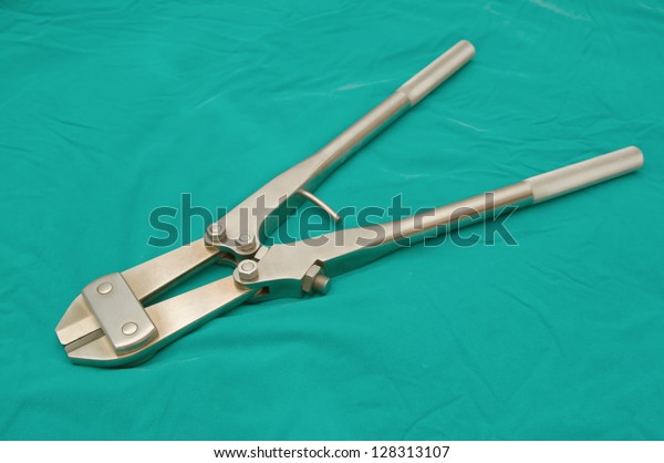 Surgical instruments,Pin\
Cutter Repair