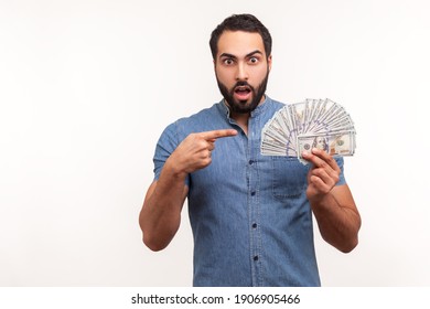 390,808 People Holding Money Images, Stock Photos & Vectors | Shutterstock
