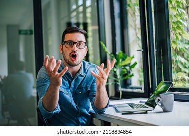 Surprised businessman entrepreneur freelancer reacting to not expecting news bad not expected surprise situation suddenly lost information emotional reaction real feelings