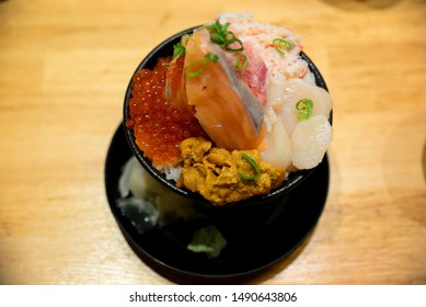 Sushi Rice Bowl Japanese Food: Salmon, Sea Urchins, Crab, Squid, Anguilla Japonica