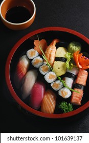 Sushi & Roll Party Tray