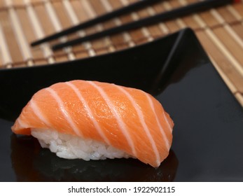 サーモン 寿司 の画像 写真素材 ベクター画像 Shutterstock