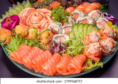 Sushi set (combo). Traditional Japanese cuisine, premium sushi decorated in elegant surroundings. Niguiri, Uramaki, Sushi Jow, Sashimi.