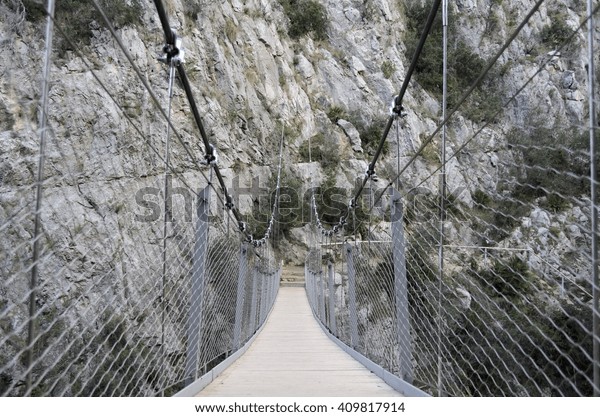 Suspension\
bridge in nature park Chulilla,\
Valencia