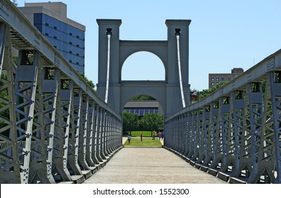 suspension bridge that cross brazos river in waco, texas, united states