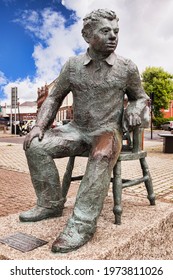 Swansea, Wales: 1 July 2016 - Sculpture Of Dylan Thomas By John Doubleday, Swansea Marina, Wales, UK